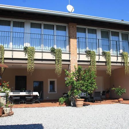 Cascina San Martino Bed and Breakfast Passirano Buitenkant foto