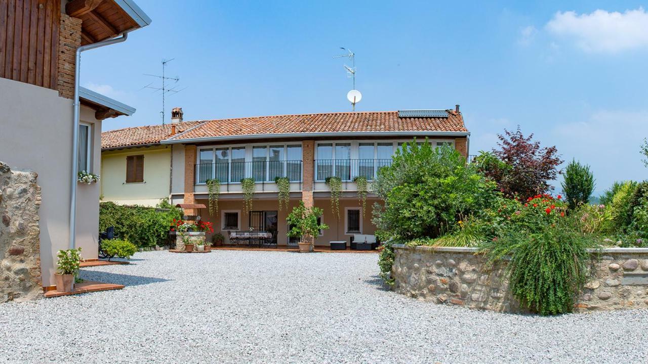 Cascina San Martino Bed and Breakfast Passirano Buitenkant foto